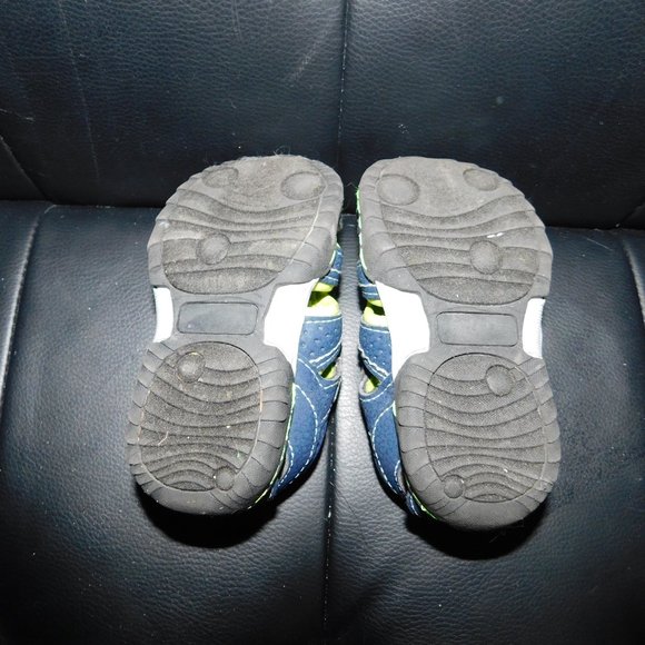 NEVER WORN Toddler Sandals - Picture 2 of 2